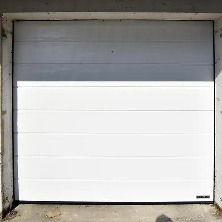 Lavir With Parking Apartment